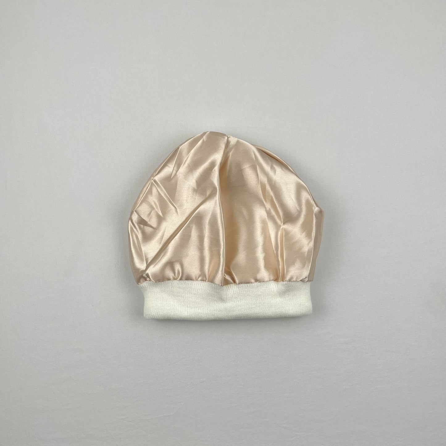 Bonnet doublé de satin