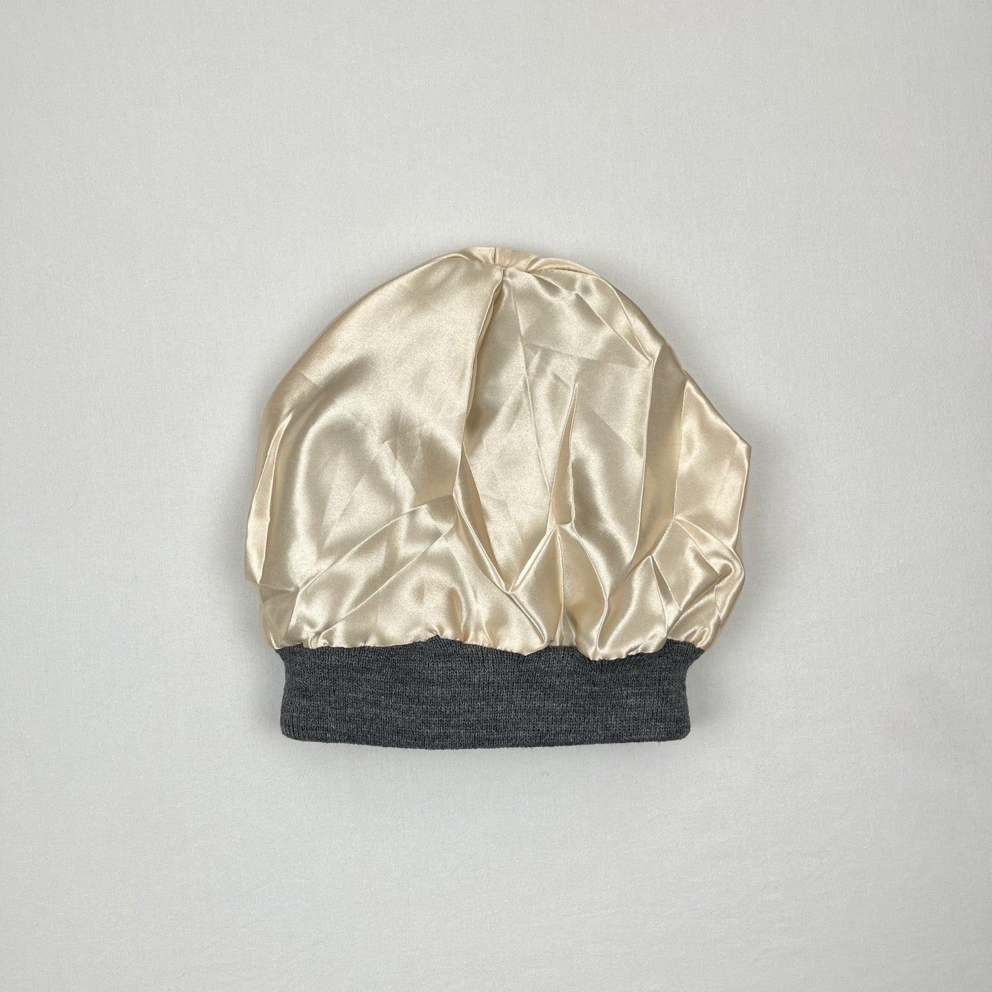 Bonnet doublé de satin